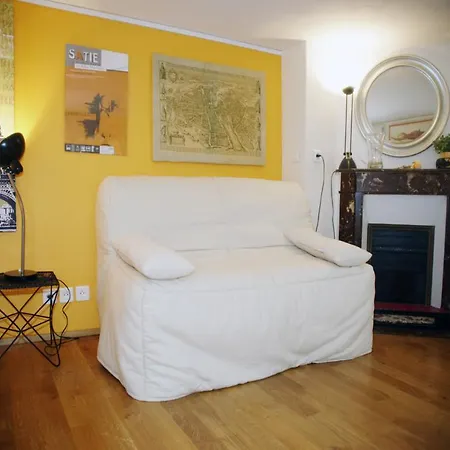 Ile Saint-louis Apartment *